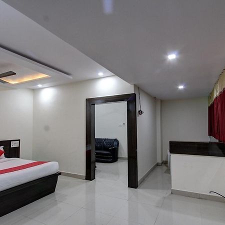 Collection O 38566 Mk Hotel And Lodge Gulbarga Eksteriør billede