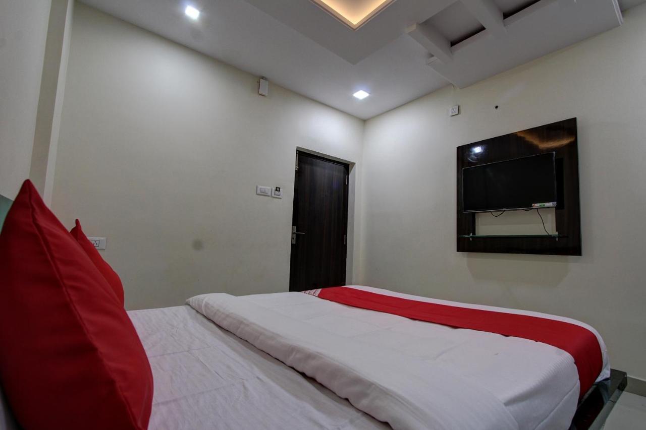 Collection O 38566 Mk Hotel And Lodge Gulbarga Eksteriør billede