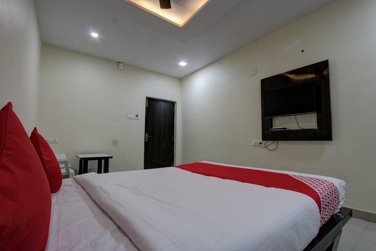 Collection O 38566 Mk Hotel And Lodge Gulbarga Eksteriør billede