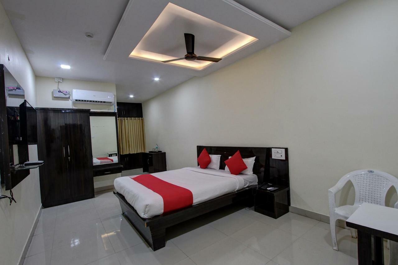 Collection O 38566 Mk Hotel And Lodge Gulbarga Eksteriør billede